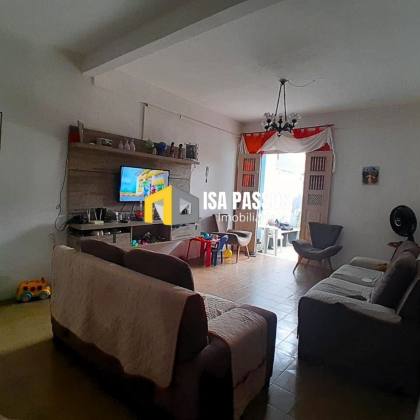 Casa com 2 Pavimentos no Bairro Eduardo Gomes (São Cristovão)