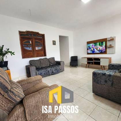 OPORTUNIDADE!!! Casa aconchegante e cômodos amplos no Bairro Santos Dumont