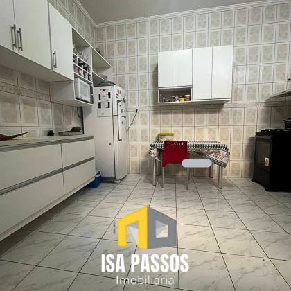 Casa Lajeada e Espaçosa com AC 100M²/At 295M² no Condomínio SAN DIEGO na Aruana!