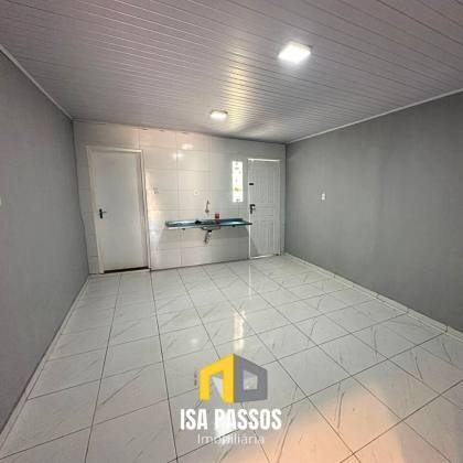 CASA COM 135M² NO CONJUNTO ALBANO FRANCO – RECÉM REFORMADA E DESOCUPADA!