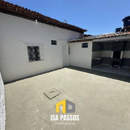 CASA COM 135M² NO CONJUNTO ALBANO FRANCO – RECÉM REFORMADA E DESOCUPADA!