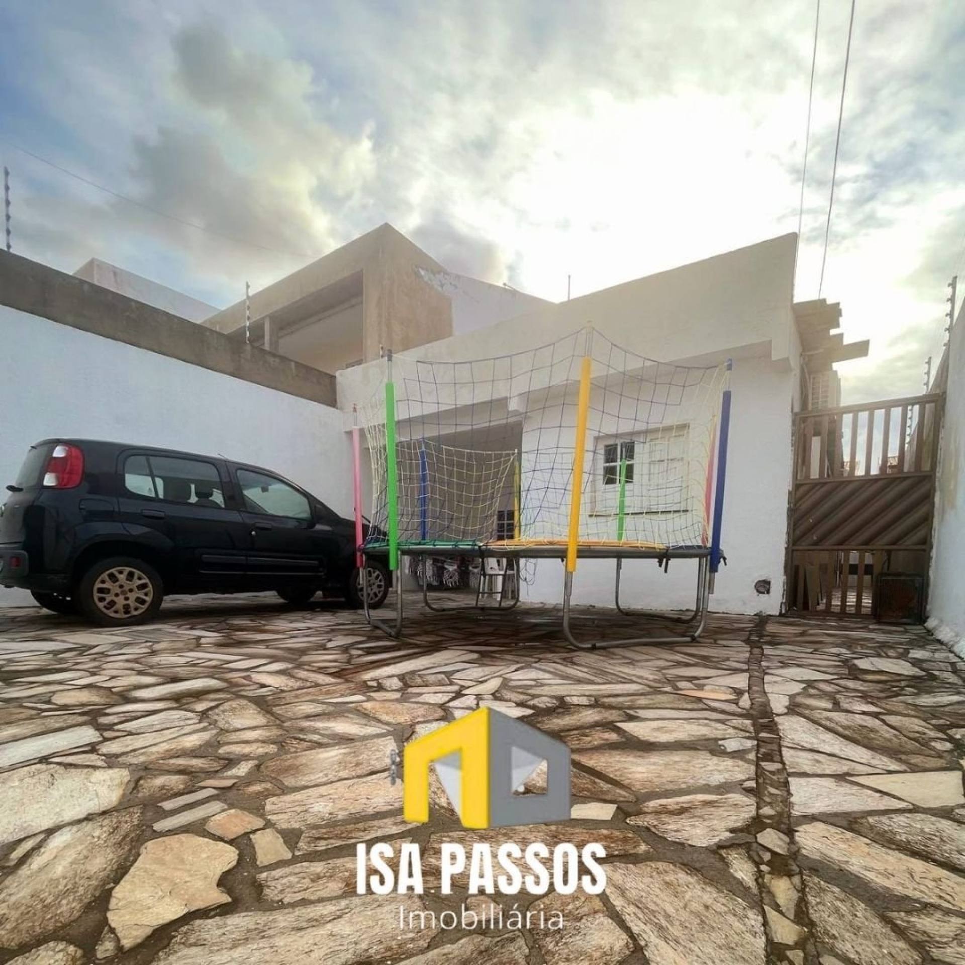 VENDO EXCELENTE Casa Ampla (Terreno 240M²) no BAIRRO ATALAIA (3 Minutos da Praia)