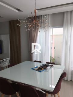 Casa à venda - Condomínio Jardins da Serra