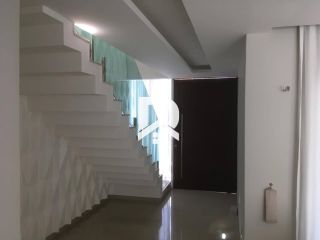 Casa à venda - Condomínio Jardins da Serra