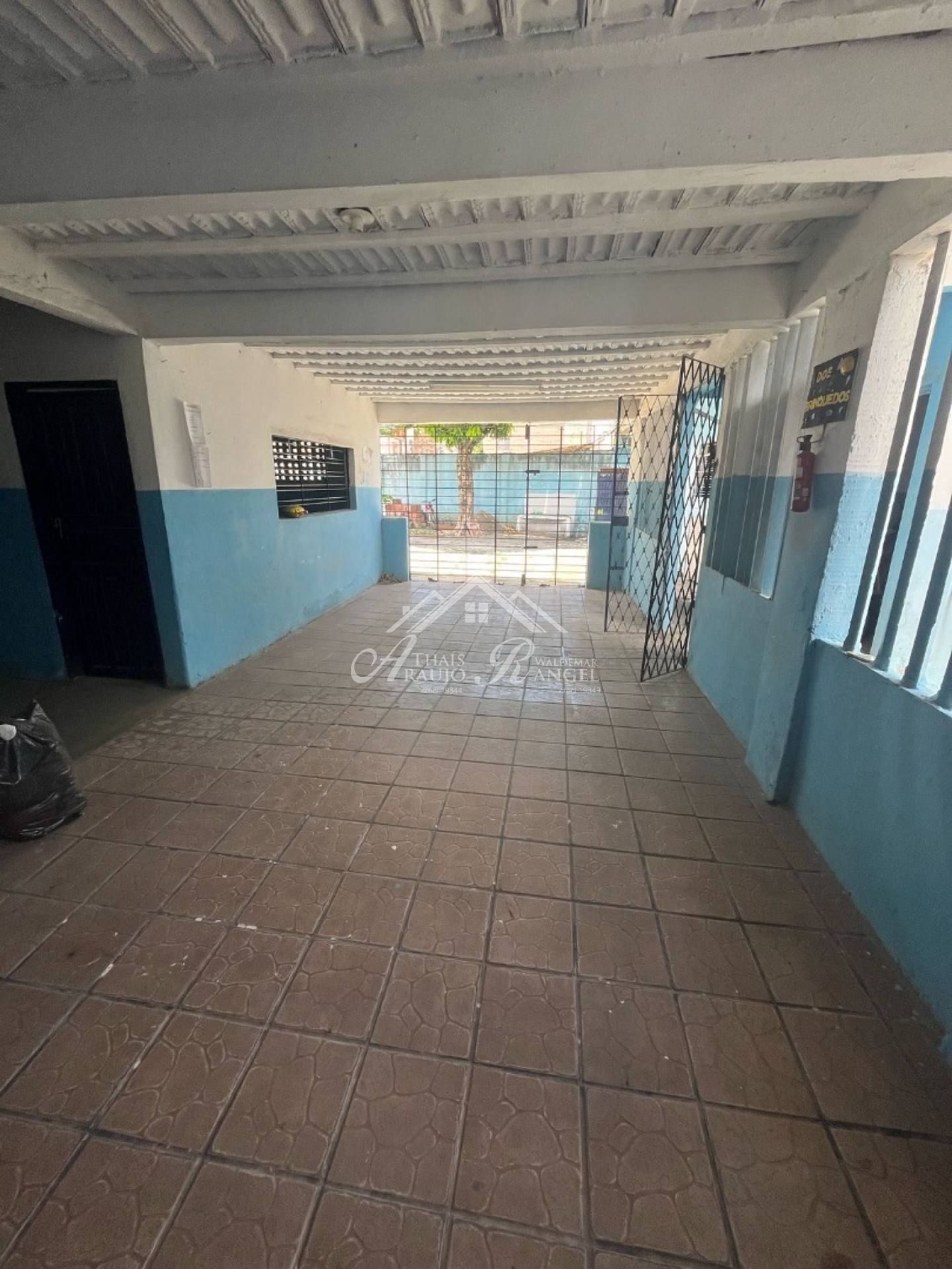 ESCOLA EM ALAMEDA-PAULISTA/PE
