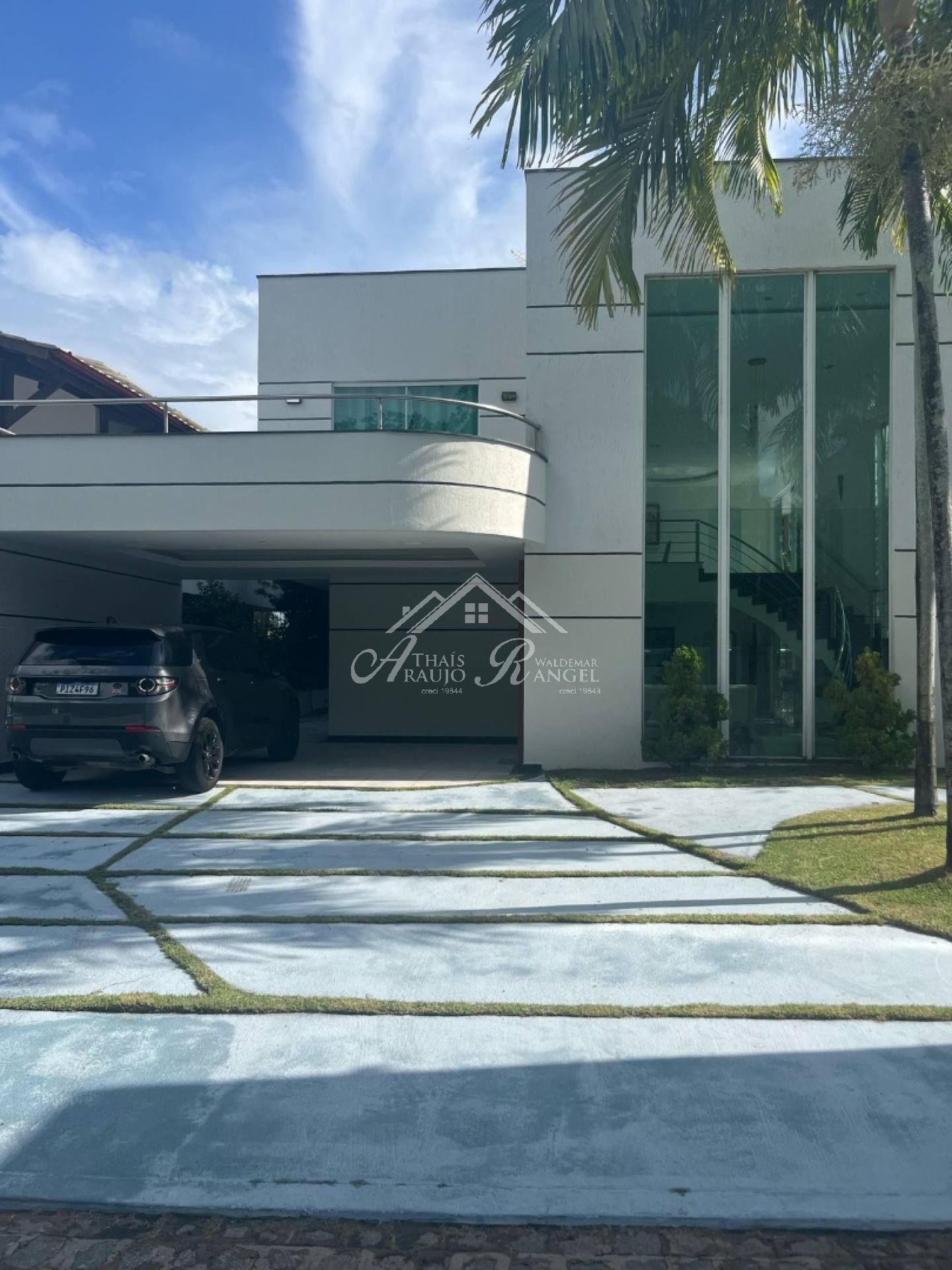 VENDO CASA DE ALTO PADRÃO EM CONDOMÍNIO