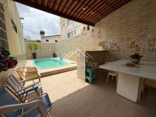 VENDO CASA PRÓXIMO A AV. BARAO DE SOUZA LEÃO/PE