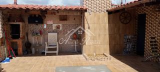 VENDO CASA PORTEIRA FECHADA EM PAU AMARELO/PE