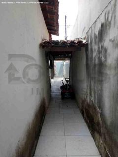 Casa Para Vender com 3 quartos no bairro Aruana em Aracaju