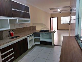 Casa Para Vender com 3 quartos 1 suítes no bairro Atalaia em Aracaju