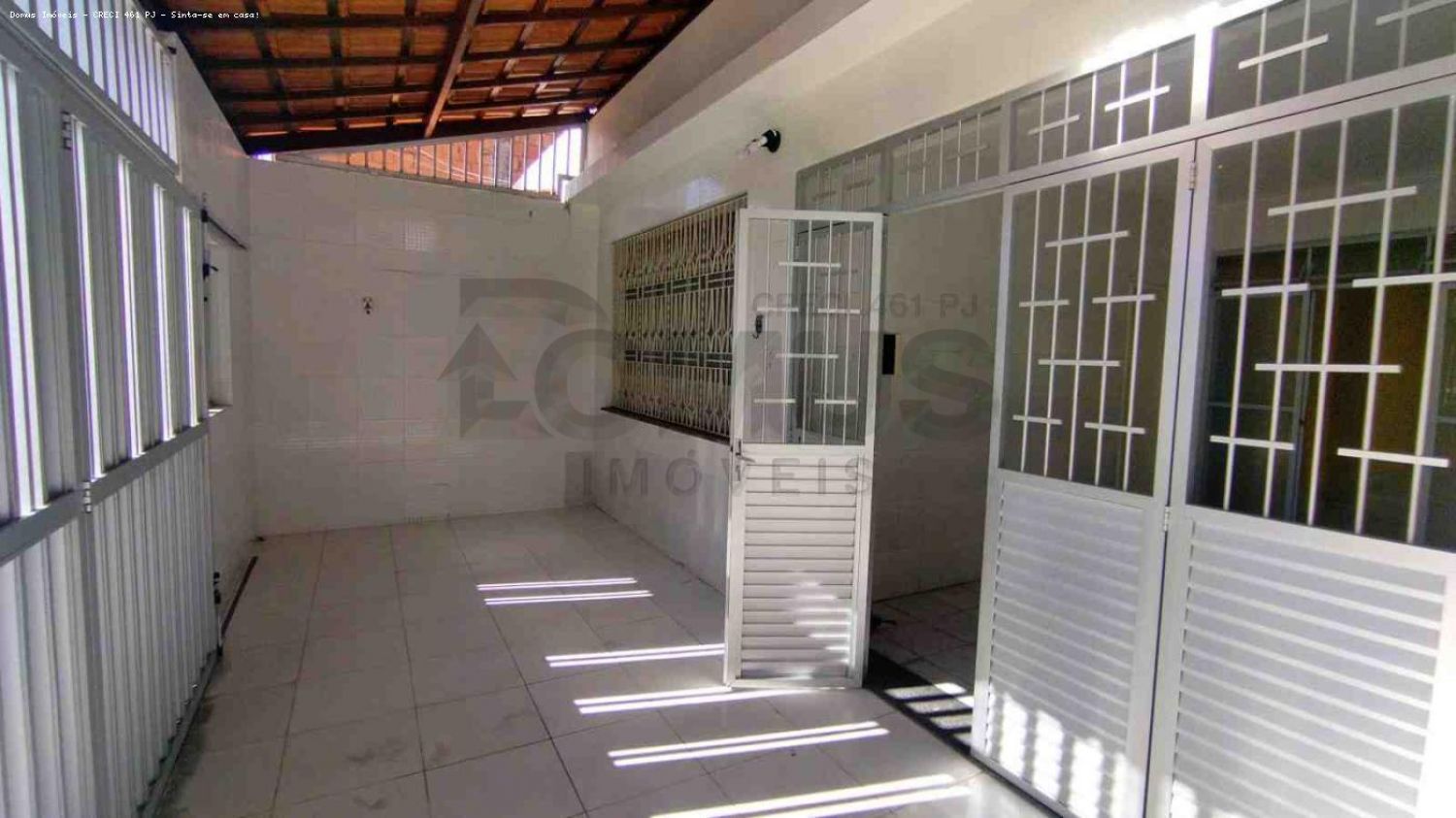 Casa Para Vender com 4 quartos, sendo 2 suítes no bairro Siqueira Campos em Aracaju