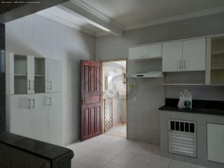 Casa Para Vender com 4 quartos, sendo 1 suíte no bairro Luzia em Aracaju