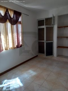 Casa Para Vender com 4 quartos, sendo 1 suíte no bairro Luzia em Aracaju