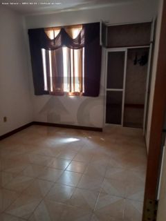 Casa Para Vender com 4 quartos, sendo 1 suíte no bairro Luzia em Aracaju