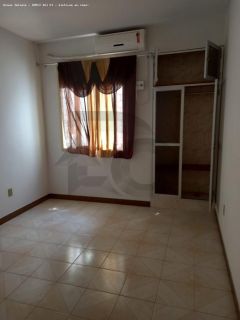 Casa Para Vender com 4 quartos, sendo 1 suíte no bairro Luzia em Aracaju