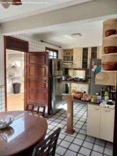 Casa Para Vender com 4 quartos 2 suítes no bairro Grageru em Aracaju
