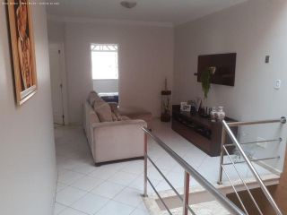 Casa Para Vender com 4 quartos 2 suítes no bairro Luzia em Aracaju
