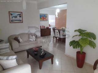 Casa Para Vender com 4 quartos 2 suítes no bairro Luzia em Aracaju