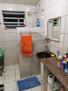 Casa Para Vender com 5 quartos 2 suítes no bairro Atalaia em Aracaju