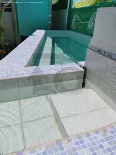 Casa Para Vender com 5 quartos 2 suítes no bairro Atalaia em Aracaju