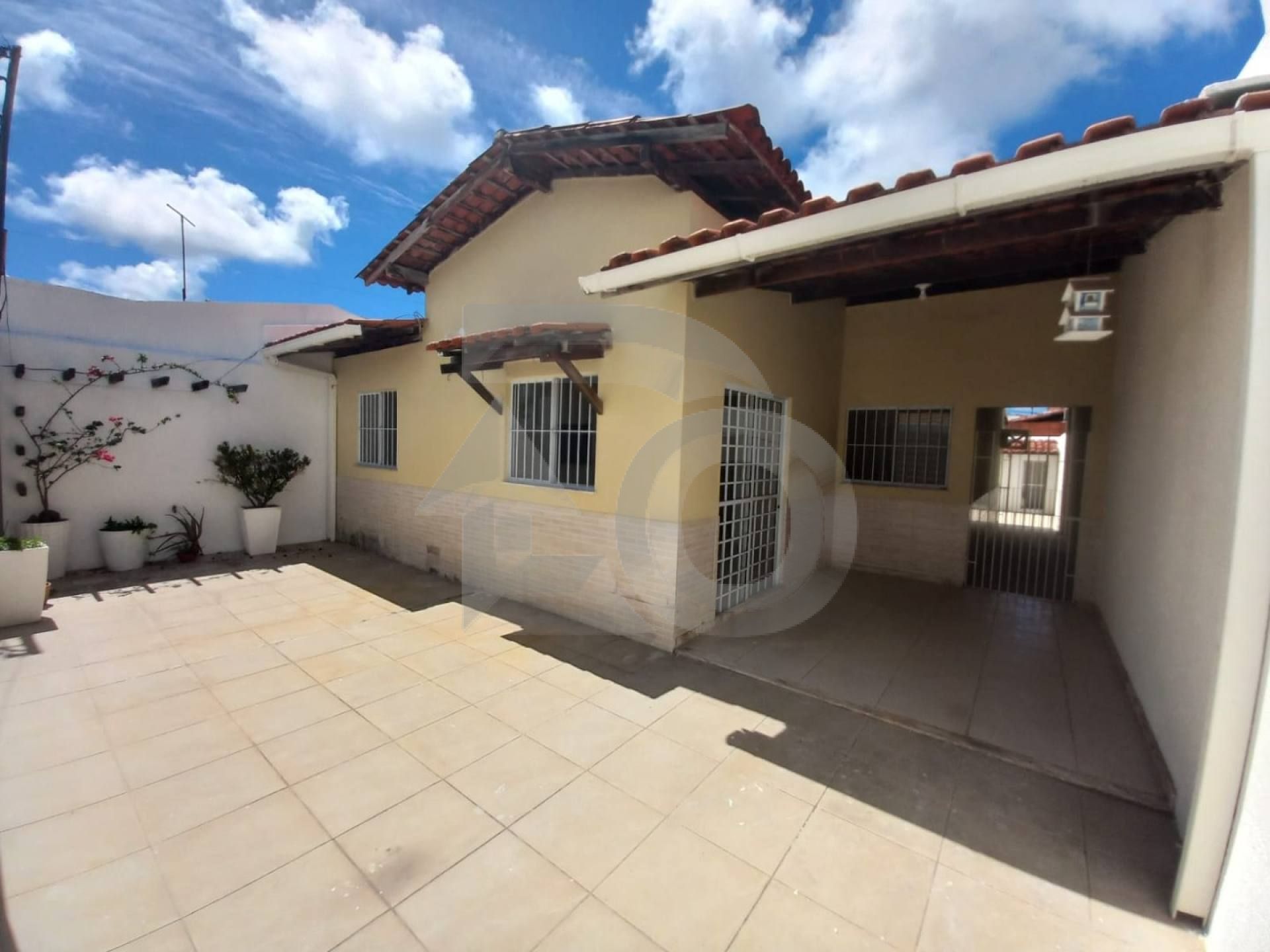 Casa Para Vender com 2 quartos 1 suíte no bairro Aruana em Aracaju