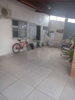 Casa Para Vender com 3 quartos no bairro Aruana em Aracaju