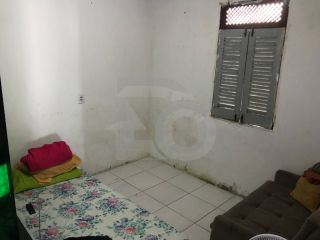 Casa Para Vender com 3 quartos no bairro Dezoito do Forte em Aracaju
