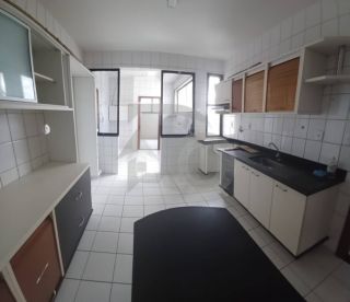 Apartamento Para Vender com 4 quartos 2 suítes no bairro Farolândia em Aracaju