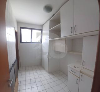 Apartamento Para Vender com 4 quartos 2 suítes no bairro Farolândia em Aracaju