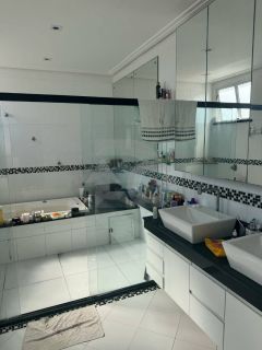 Casa de Condomínio Para Vender com 5 quartos 3 suítes no bairro Atalaia em Aracaju