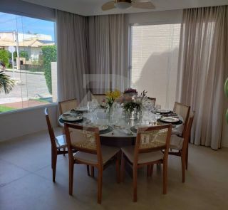 Casa de Condomínio Para Vender com 5 quartos 3 suítes no bairro Atalaia em Aracaju