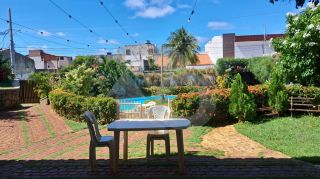 Casa Para Vender com 4 quartos 2 suítes no bairro Atalaia em Aracaju