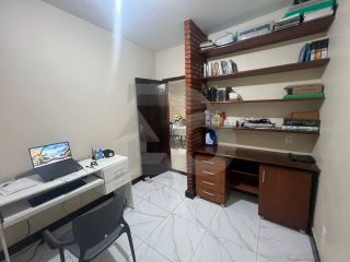 Casa Para Vender com 5 quartos 1 suíte no bairro Coroa do Meio em Aracaju