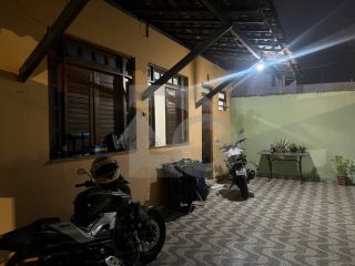 Casa Para Vender com 5 quartos 1 suíte no bairro Coroa do Meio em Aracaju