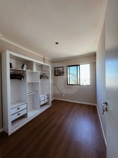 Apartamento Para Vender com 4 quartos 1 suíte no bairro Grageru em Aracaju