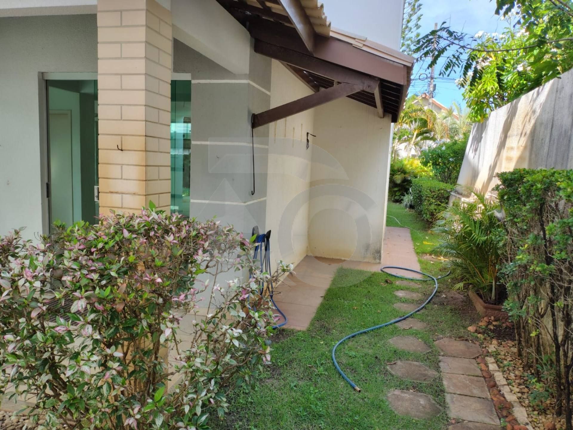 Casa de Condomínio Para Vender com 3 quartos 1 suíte no bairro Aeroporto em Aracaju