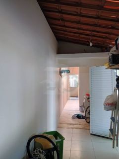 Casa a venda em condomínio fechado no Bairro Aruana