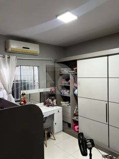 Casa Para Vender com 3 quartos 2 suítes no bairro Jabotiana em Aracaju