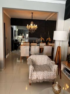 Casa Para Vender com 3 quartos 2 suítes no bairro Jabotiana em Aracaju