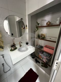 Casa Para Vender com 3 quartos 2 suítes no bairro Jabotiana em Aracaju