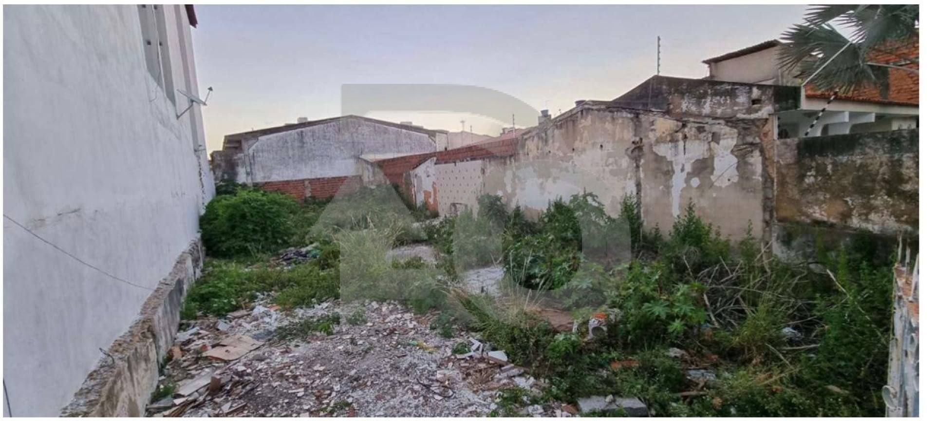 Lote / Terreno de Bairro Para Vender no bairro Farolândia em Aracaju