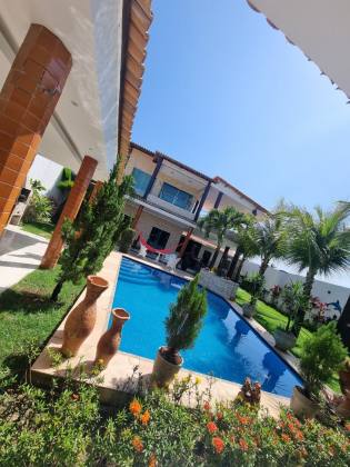 Casa Para Vender com 7 quartos 7 suítes no bairro São José dos Náufragos em Aracaju