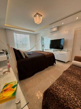 Casa de Condomínio Para Vender com 5 quartos 4 suítes no bairro Aruana em Aracaju