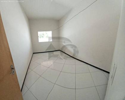 Casa de Condomínio Para Vender com 3 quartos 1 suíte no bairro Olaria em Aracaju