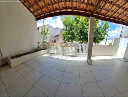 Casa de Condomínio Para Vender com 3 quartos 1 suíte no bairro Olaria em Aracaju