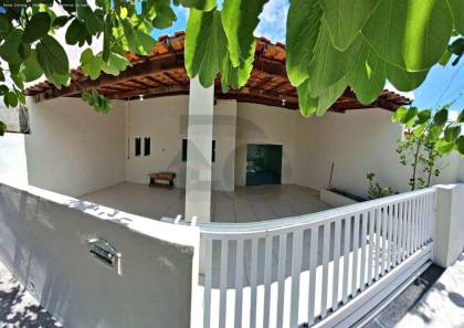 Casa de Condomínio Para Vender com 3 quartos 1 suíte no bairro Olaria em Aracaju