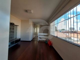 Casa Duplex com 5 Quartos, Suíte com Closet e Excelente Localização