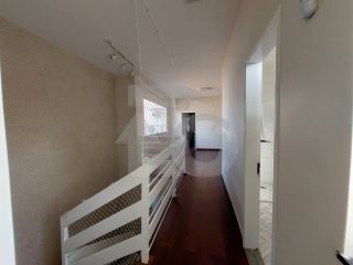 Casa Duplex com 5 Quartos, Suíte com Closet e Excelente Localização