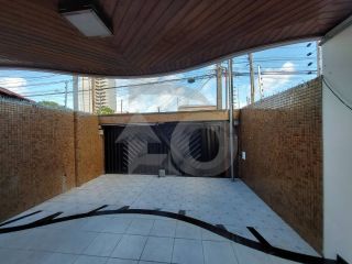 Casa Duplex com 5 Quartos, Suíte com Closet e Excelente Localização