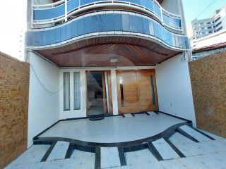 Casa Duplex com 5 Quartos, Suíte com Closet e Excelente Localização